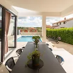 Keke Villa