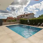Keke Villa
