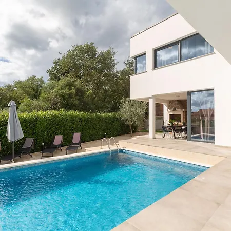 Keke Villa