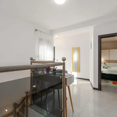 Keke Villa *